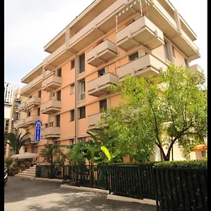 https://hotel-miriam.hotelitalianriviera.com